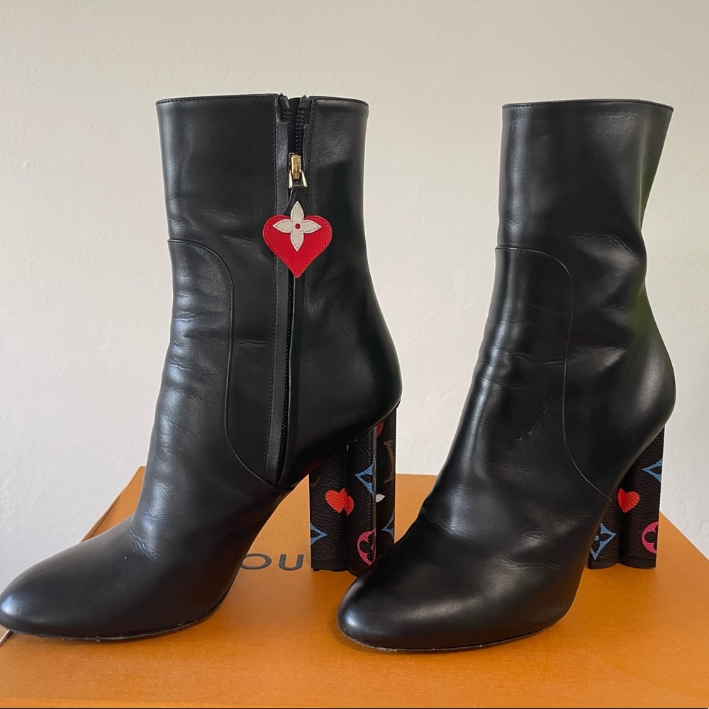 Louis Vuitton Monogram RED, BLUE, PINK
Ankle Boot Shoes 37, 6.5